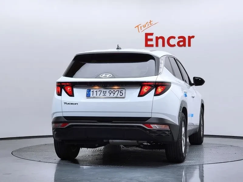 Hyundai Tucson Diesel 2.0 2Wd Modern, снимка 4 - Автомобили и джипове - 55088041