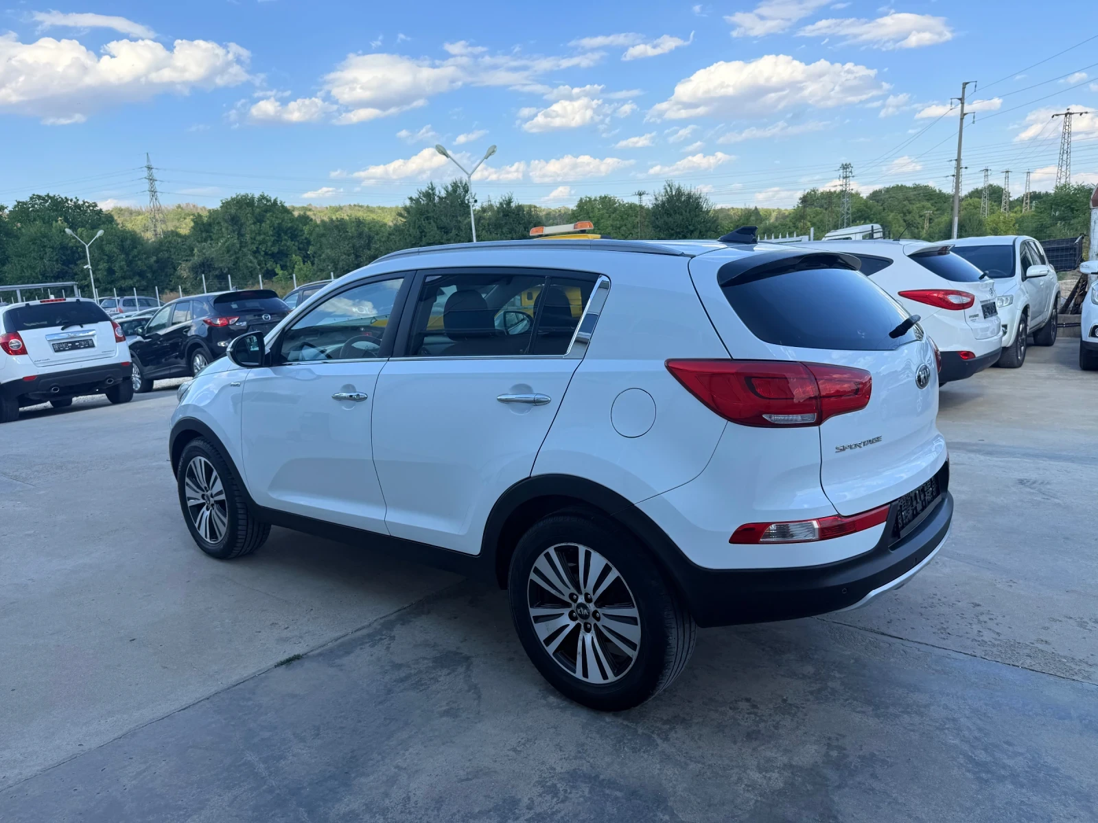 Kia Sportage 2.0crdi * 4x4* Avtom* Led* Koja* UNIKAT*  - изображение 4