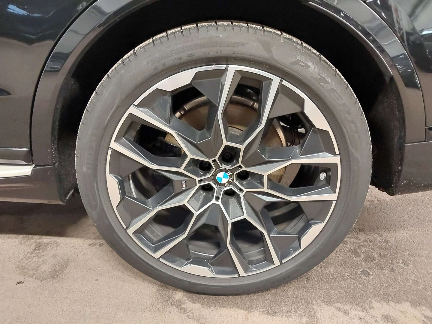 BMW X7 M SPORT PRO* XDRIVE* SWAROWSKI* SKY LOUNGE* 360*  - изображение 3