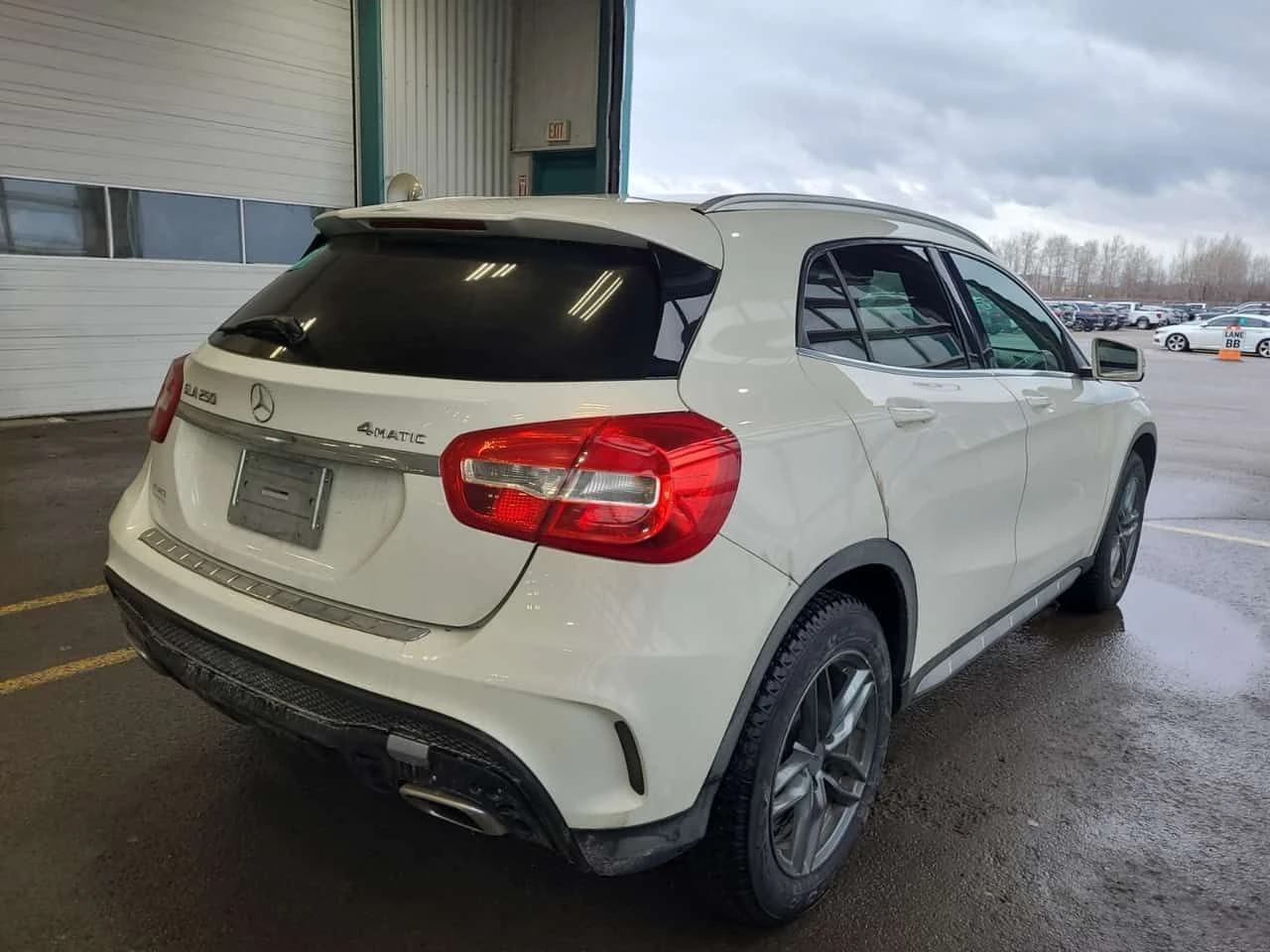 Mercedes-Benz GLA 250 4MATIC * AMG PACK* ПОДГРЕВИ* КАМЕРА* , снимка 3 - Автомобили и джипове - 54190022