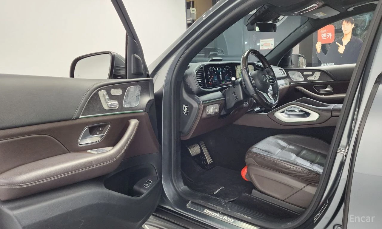 Mercedes-Benz GLS580 BURMESTER* ХЕДЪП* ОБДУХВАНЕ* МАСАЖ* , снимка 6 - Автомобили и джипове - 54743834