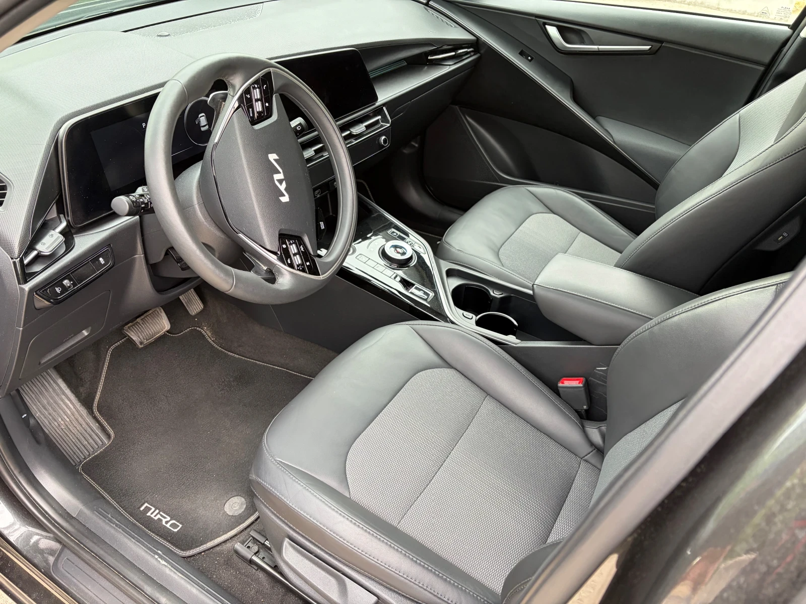 Kia Niro, снимка 8 - Автомобили и джипове - 55014429