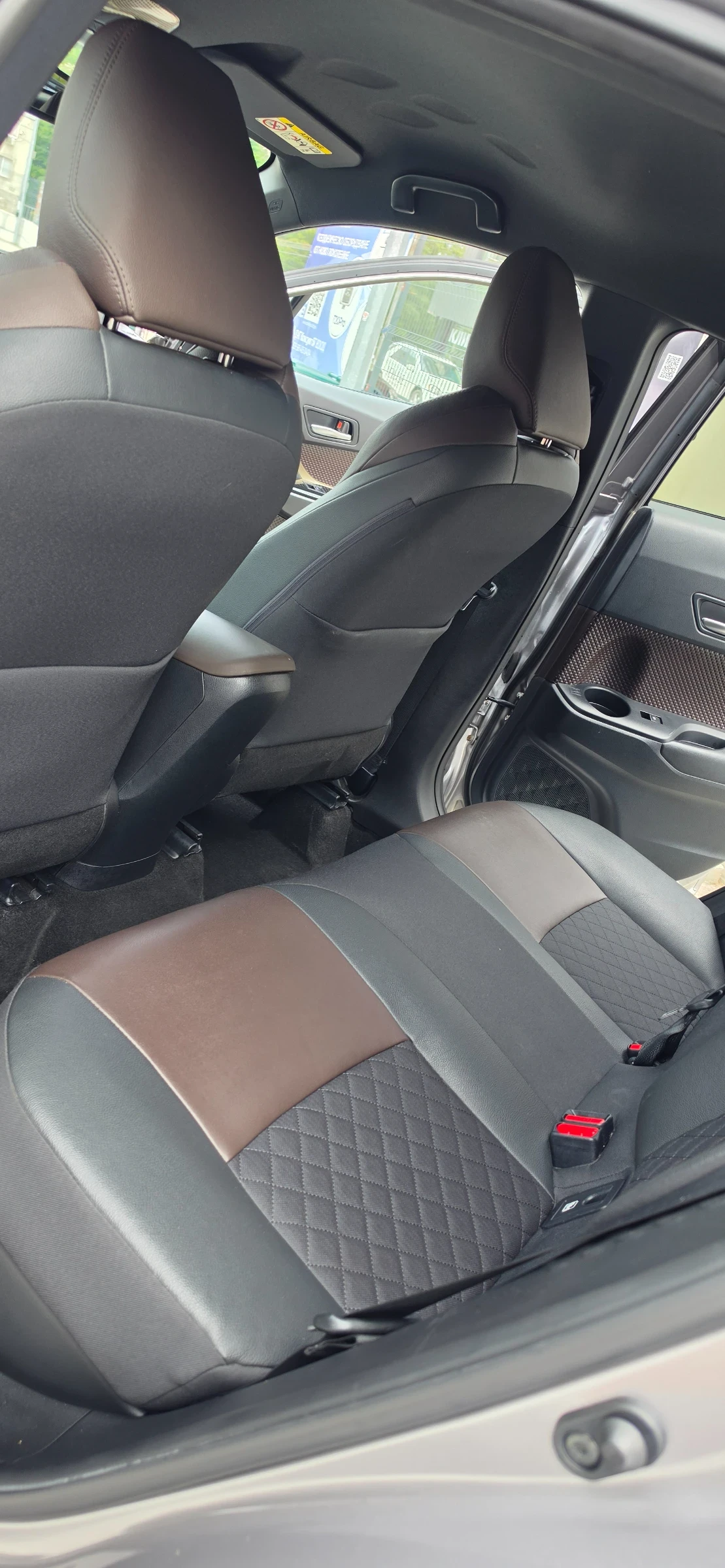 Toyota C-HR 1.8, Кожа, Дистроник, Холандия, снимка 16 - Автомобили и джипове - 55425298