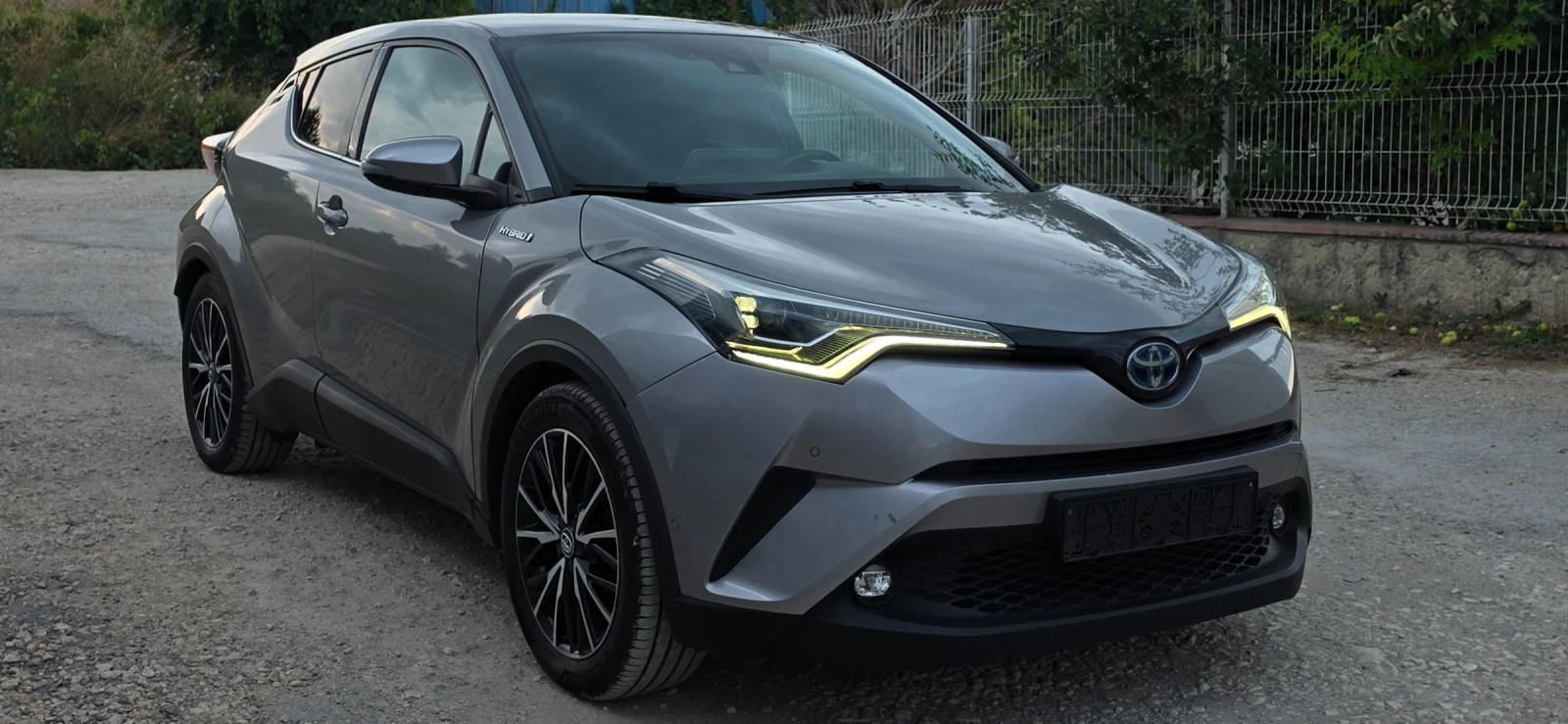 Toyota C-HR 1.8, Кожа, Дистроник, Холандия, снимка 2 - Автомобили и джипове - 55425298