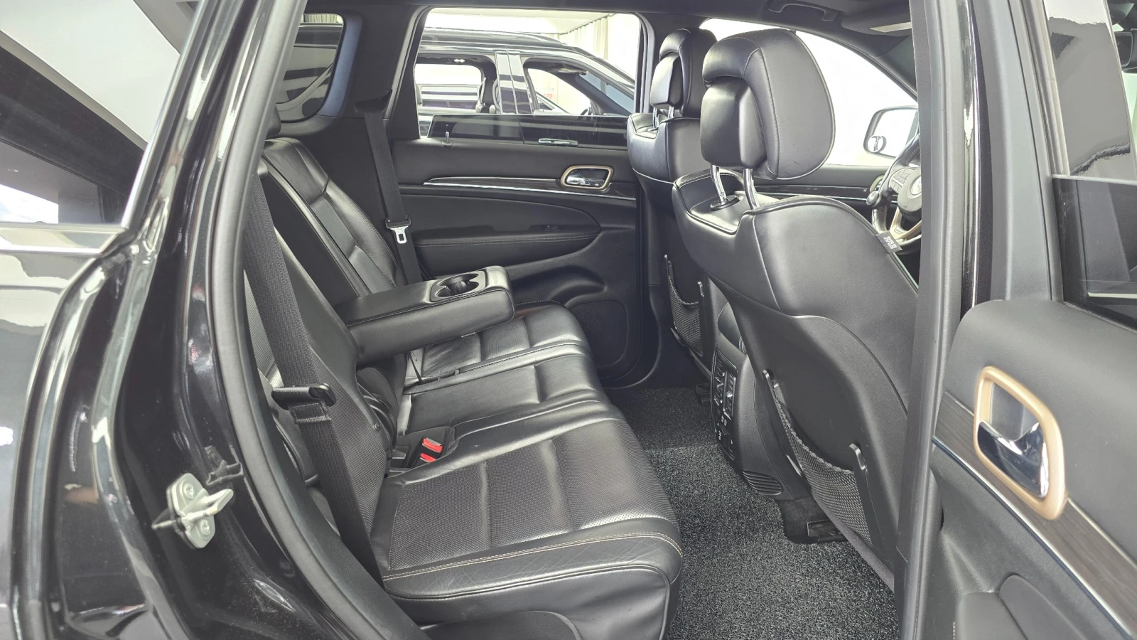 Jeep Grand cherokee OVERLAND* ФИКСИРАНА ЦЕНА* , снимка 10 - Автомобили и джипове - 55694226