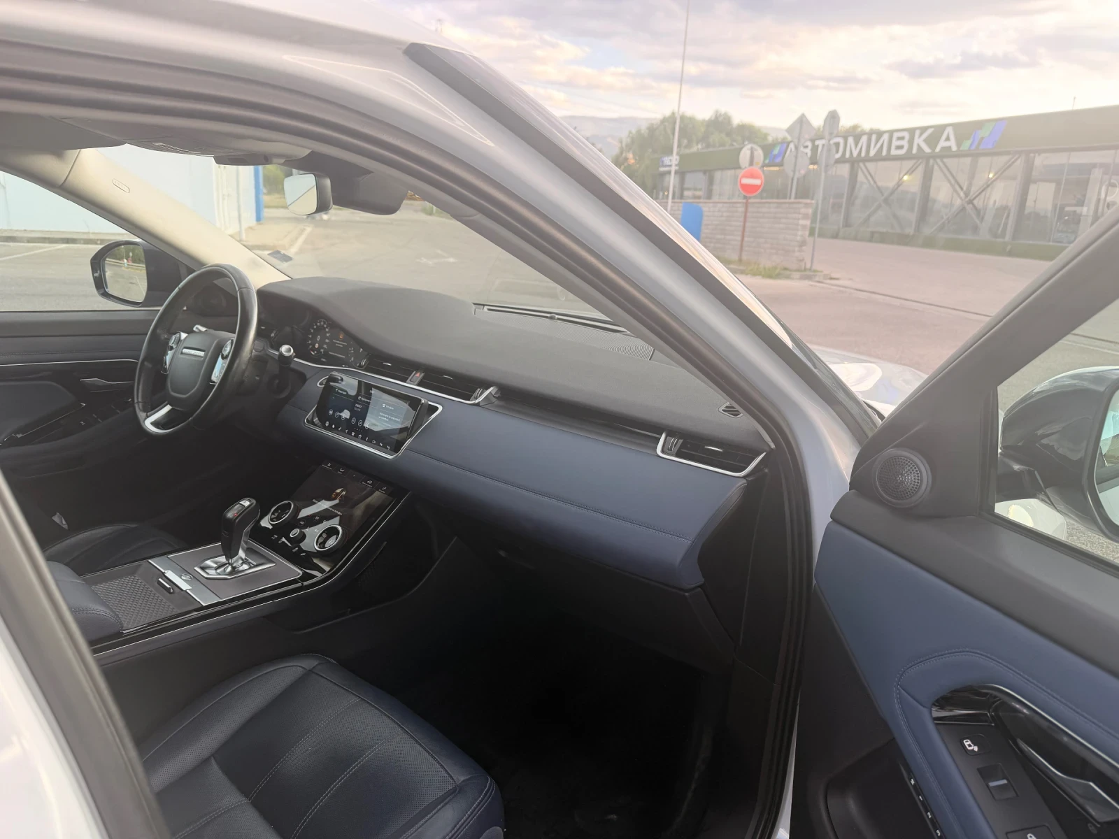 Land Rover Range Rover Evoque, снимка 8 - Автомобили и джипове - 56351059