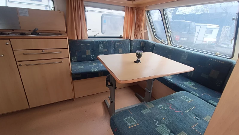 Каравана Chateau Calista 490, снимка 4 - Каравани и кемпери - 53466703