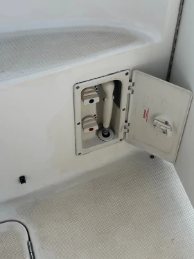 Моторна яхта Maxum 3500, снимка 6