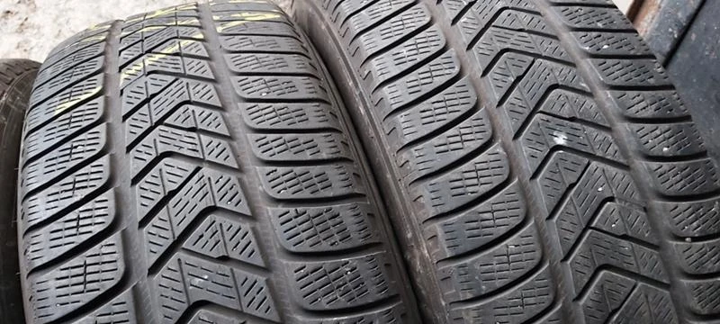 Гуми Зимни 235/60R18, снимка 3 - Гуми и джанти - 30950788