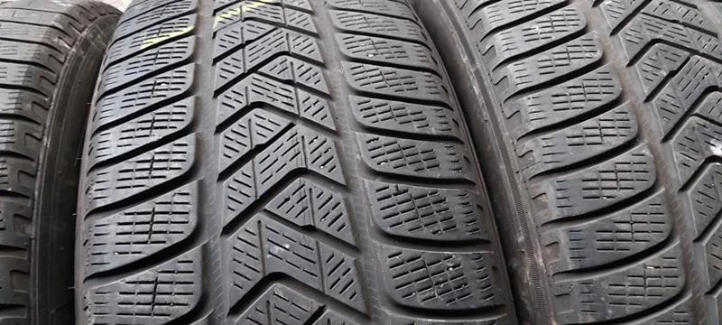 Гуми Зимни 235/60R18, снимка 4 - Гуми и джанти - 30950788