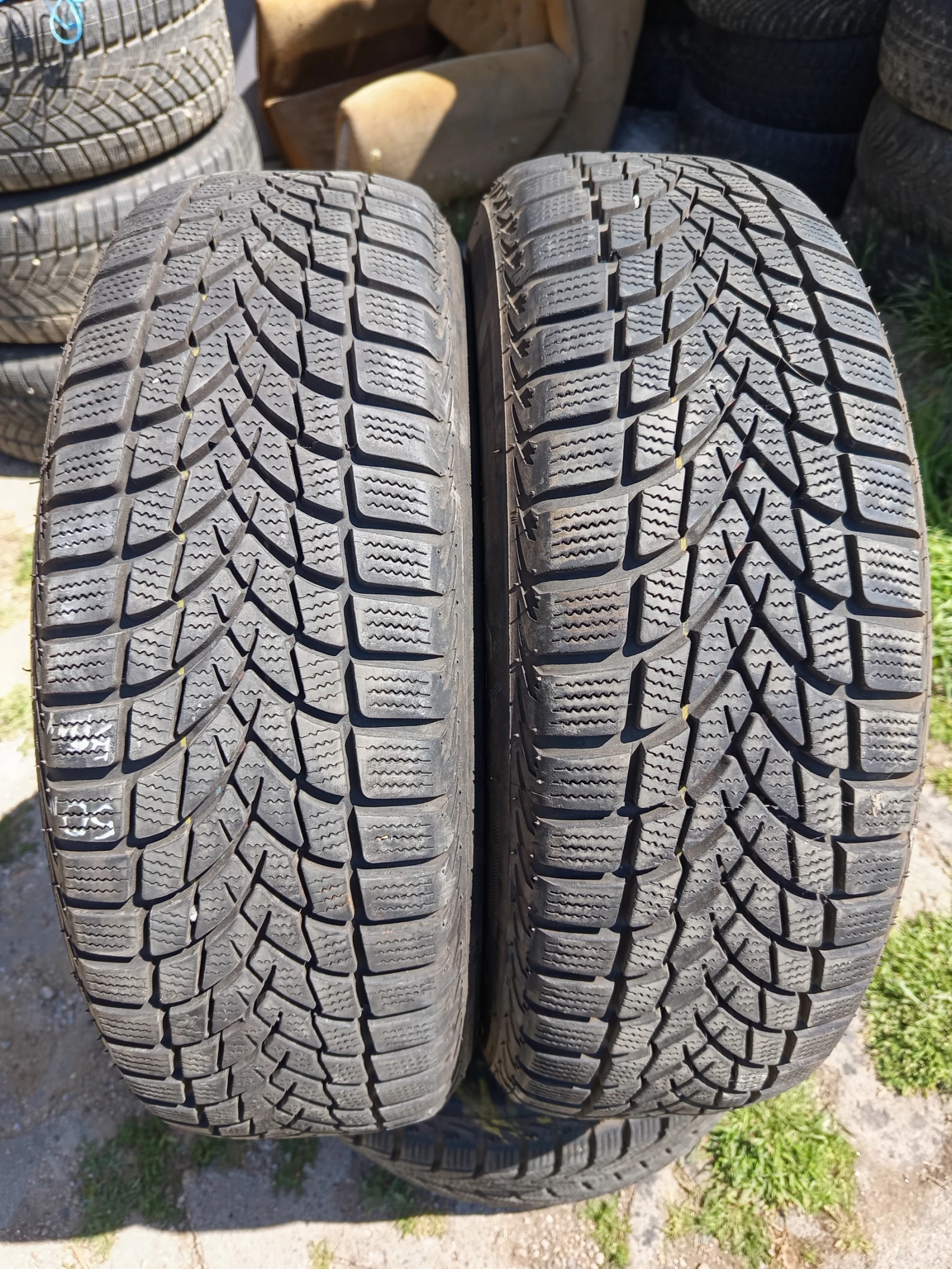 Гуми Зимни 195/65R15, снимка 2 - Гуми и джанти - 54304835