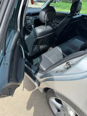 Mercedes-Benz C 320 С 320, ОТЛИЧЕН ЗА ГОДИНИТЕ СИ! , снимка 10