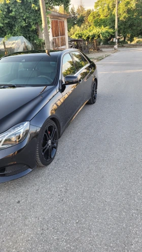 Mercedes-Benz E 220, снимка 10