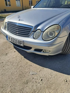 Mercedes-Benz E 220, снимка 7