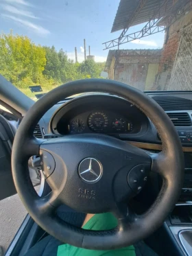 Mercedes-Benz E 220, снимка 13