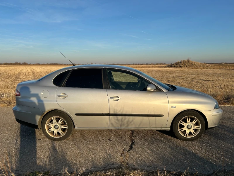 Seat Cordoba 1.9 TDI Помпа дюза, снимка 5 - Автомобили и джипове - 48015820