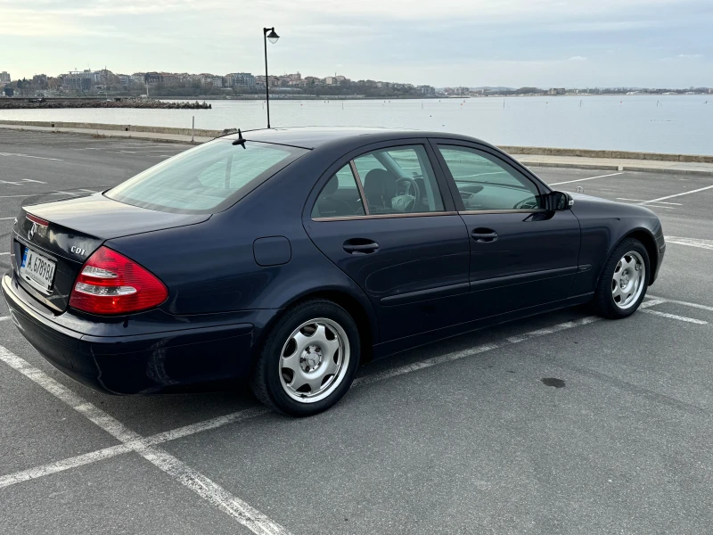 Mercedes-Benz E 220, снимка 6 - Автомобили и джипове - 48199845