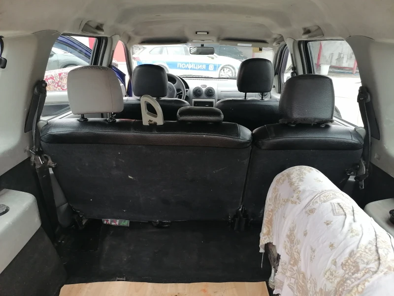 Dacia Logan, снимка 11 - Автомобили и джипове - 48403302