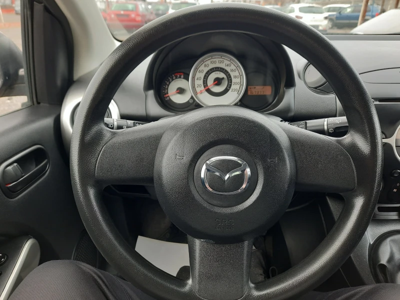 Mazda 2 1.3i, снимка 14 - Автомобили и джипове - 48414880