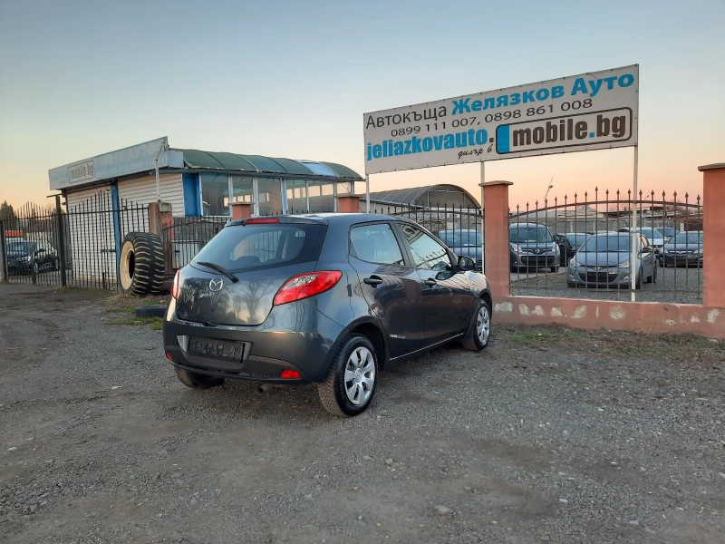 Mazda 2 1.3i, снимка 4 - Автомобили и джипове - 48414880