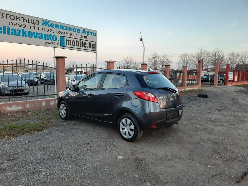 Mazda 2 1.3i, снимка 6 - Автомобили и джипове - 48414880