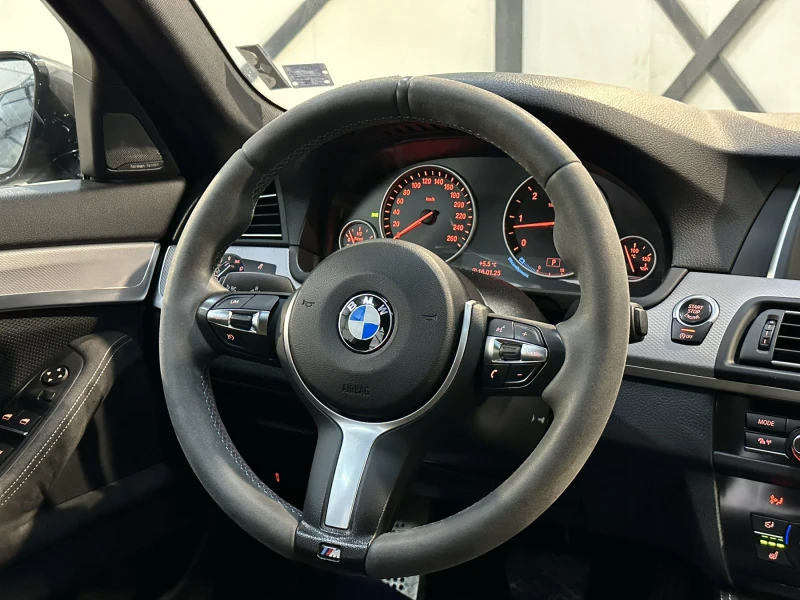 BMW 530 XD * M SPORT* ПАНОРАМА* ПОДГРЕВ* HARMAN* NAVI* M, снимка 12 - Автомобили и джипове - 48721600