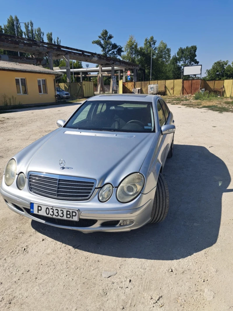 Mercedes-Benz E 220, снимка 1 - Автомобили и джипове - 49021019