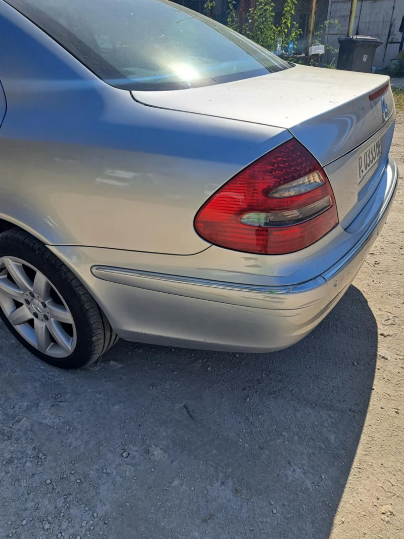 Mercedes-Benz E 220, снимка 6 - Автомобили и джипове - 49021019