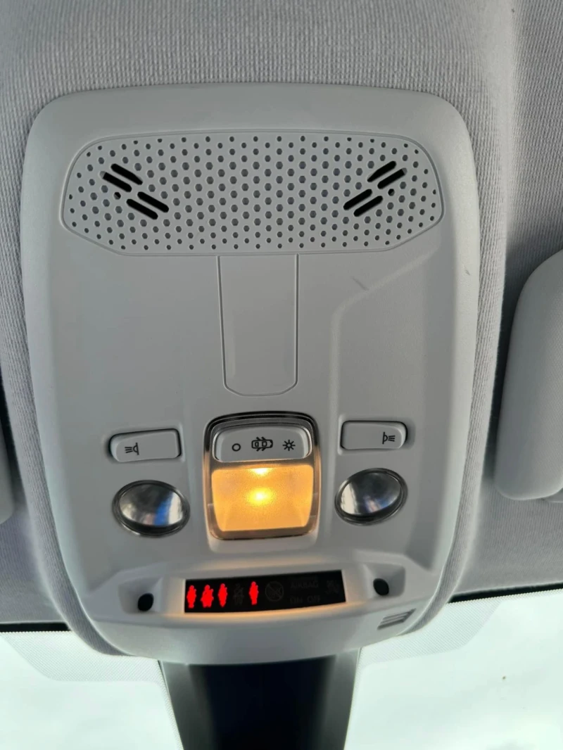 Peugeot 208 1.2 , снимка 9 - Автомобили и джипове - 53148167