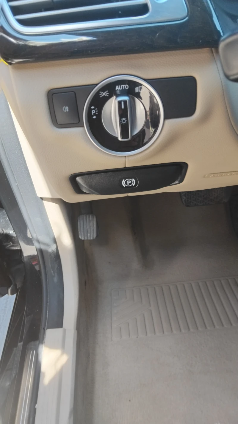 Mercedes-Benz CLA 350 AMG, снимка 8 - Автомобили и джипове - 52425843