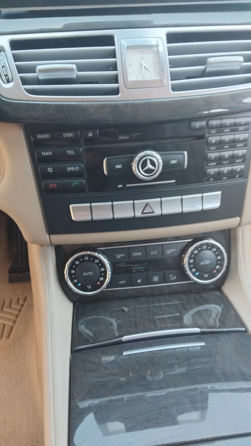 Mercedes-Benz CLA 350 AMG, снимка 9 - Автомобили и джипове - 52425843