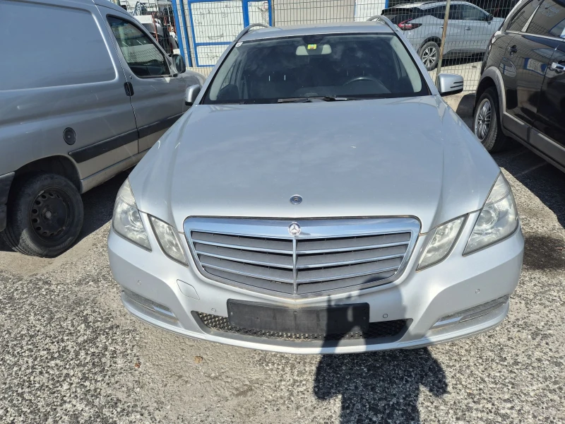 Mercedes-Benz E 220, снимка 2 - Автомобили и джипове - 50879683