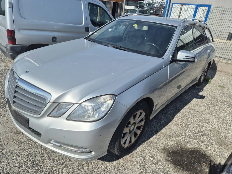 Mercedes-Benz E 220, снимка 5 - Автомобили и джипове - 50879683