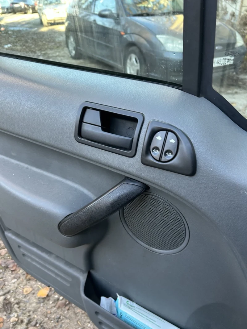 Ford Connect 1.8, снимка 8 - Автомобили и джипове - 52434769