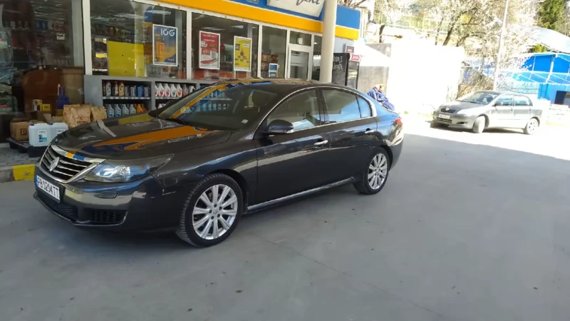 Renault Latitude 3000 DCI INITIALE, снимка 4 - Автомобили и джипове - 52958971