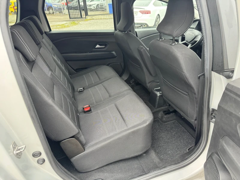 Dacia Jogger 72000км* 1.0Tce LPG 100hp* 2023г* LED* NAVI* 6+ 1*, снимка 14 - Автомобили и джипове - 53201308