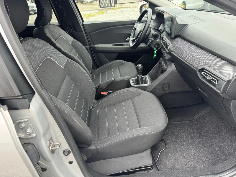 Dacia Jogger 72000км* 1.0Tce LPG 100hp* 2023г* LED* NAVI* 6+ 1*, снимка 15 - Автомобили и джипове - 53201308
