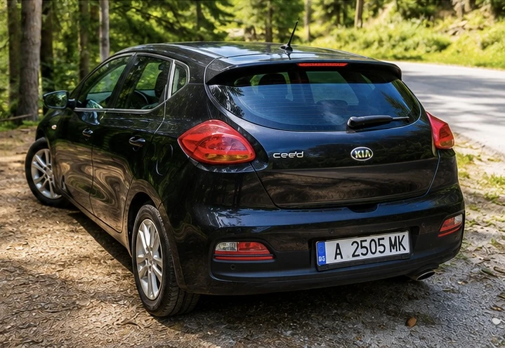 Kia Ceed 1.6 GDI, снимка 4 - Автомобили и джипове - 55415270