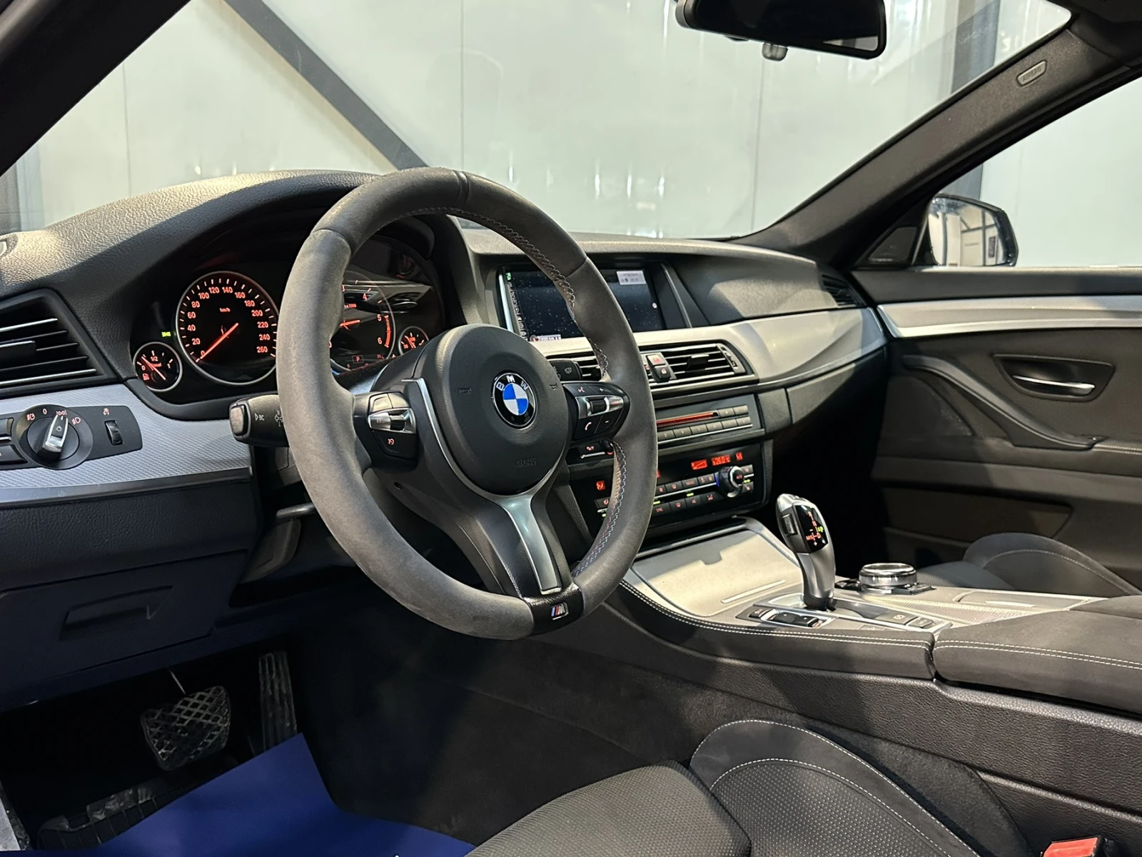 BMW 530 XD * M SPORT* ПАНОРАМА* ПОДГРЕВ* HARMAN* NAVI* M - изображение 10