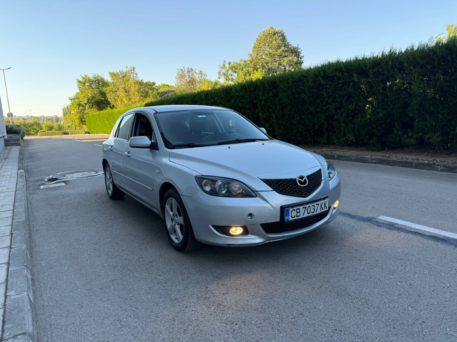 Mazda 3 Автоматик-Газ реални км продава се от собственик - изображение 7