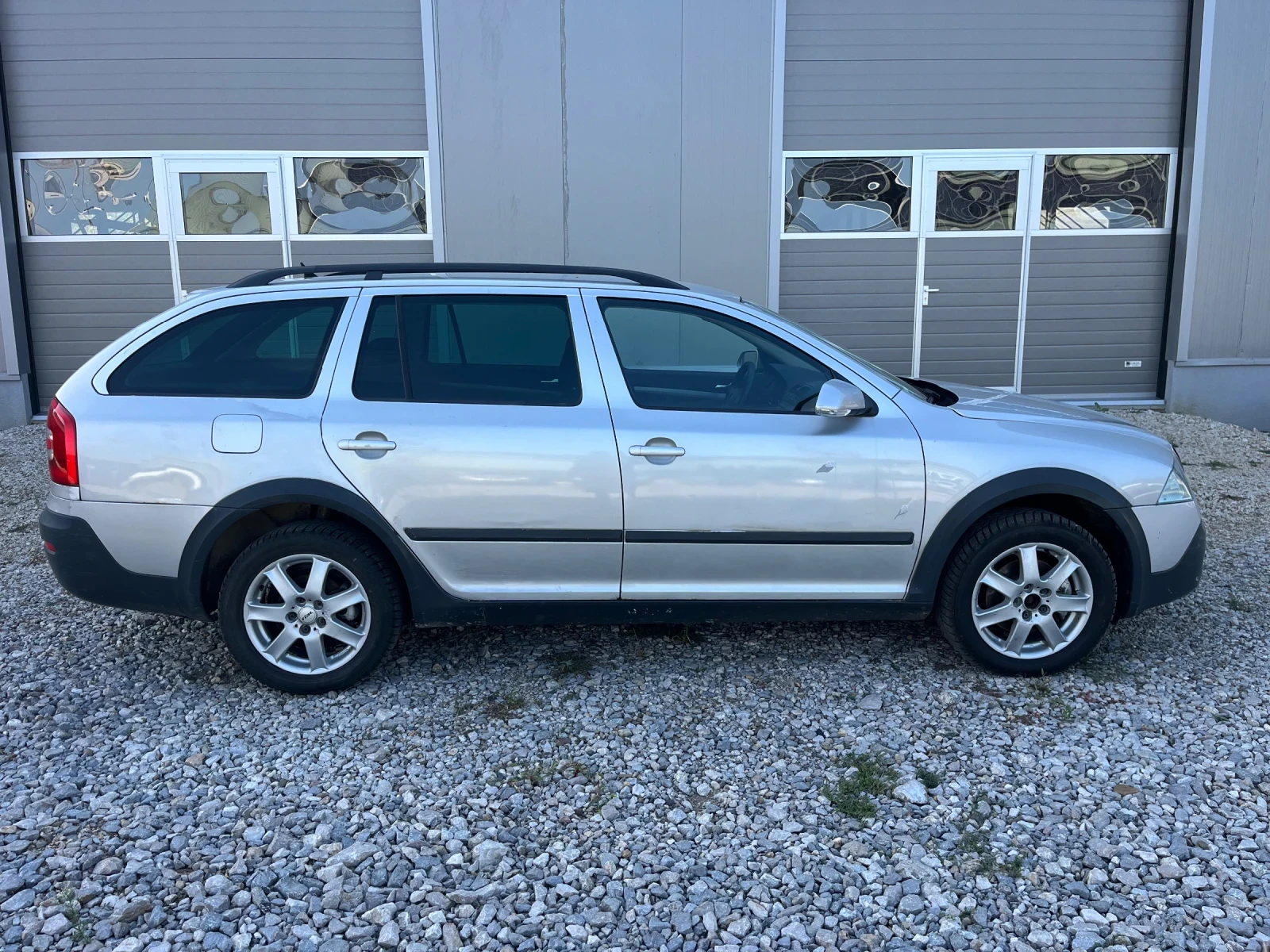 Skoda Octavia Scout 2.0TDI - изображение 3