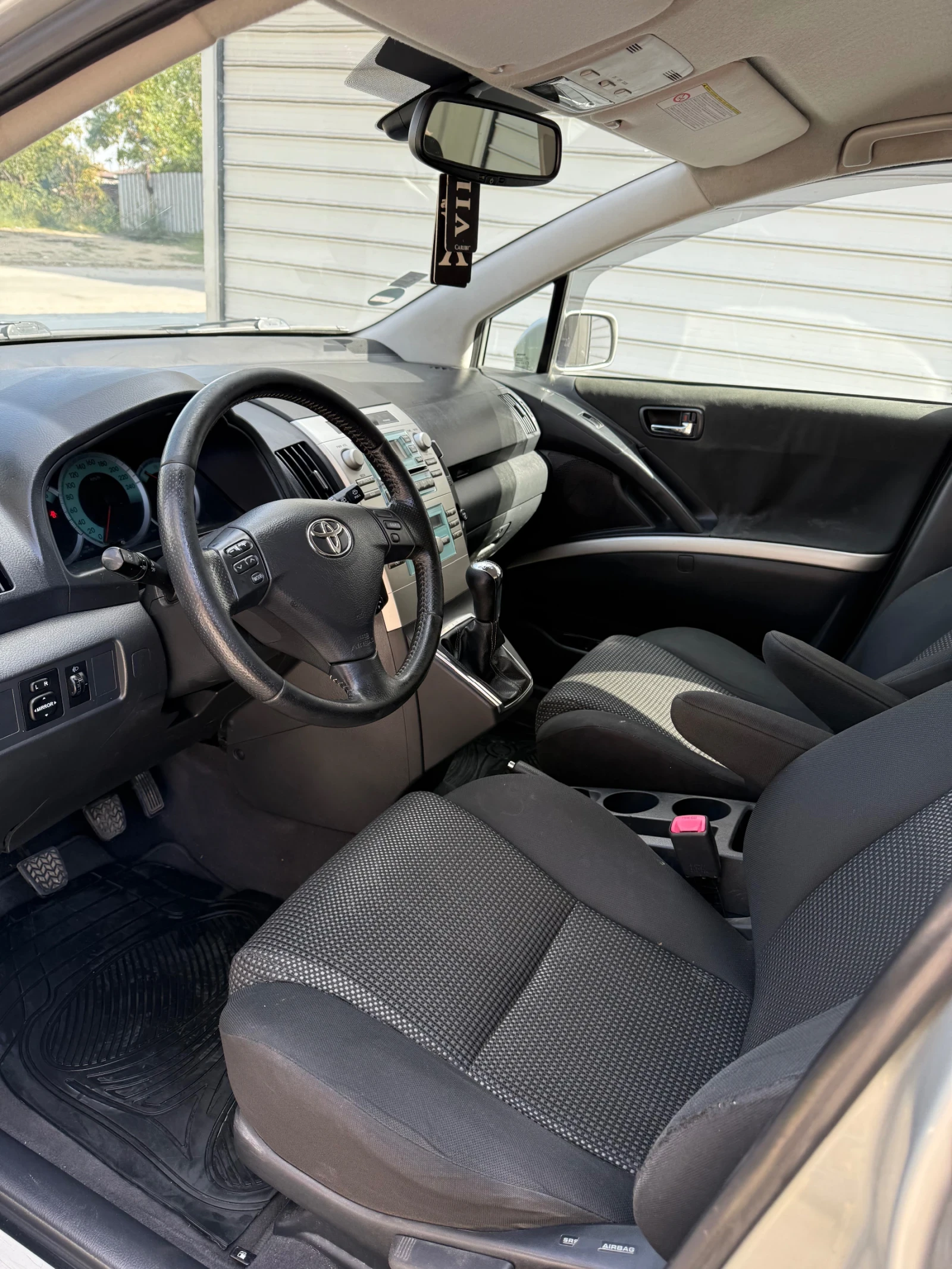 Toyota Corolla verso  - изображение 9