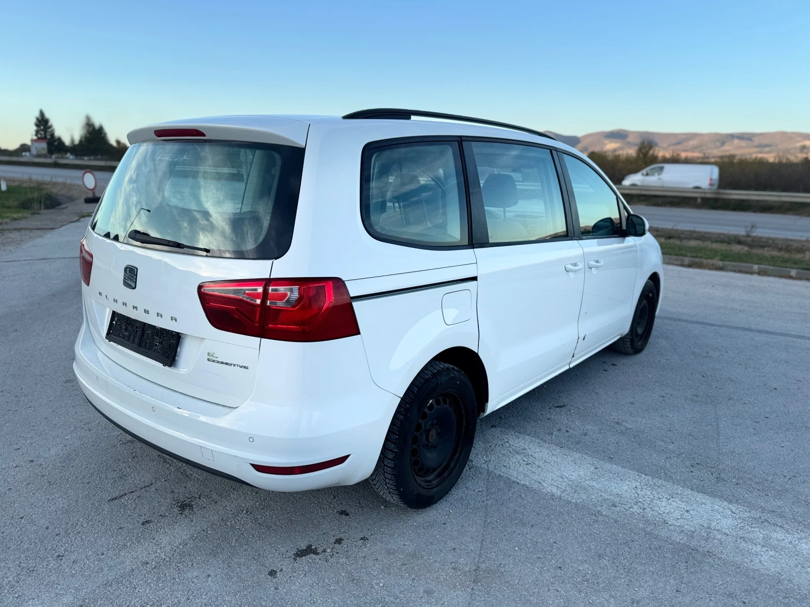Seat Alhambra 2.0 TDI 140 PS - изображение 6