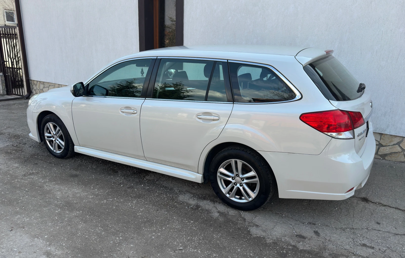 Subaru Legacy 2.0i, снимка 4 - Автомобили и джипове - 53763781
