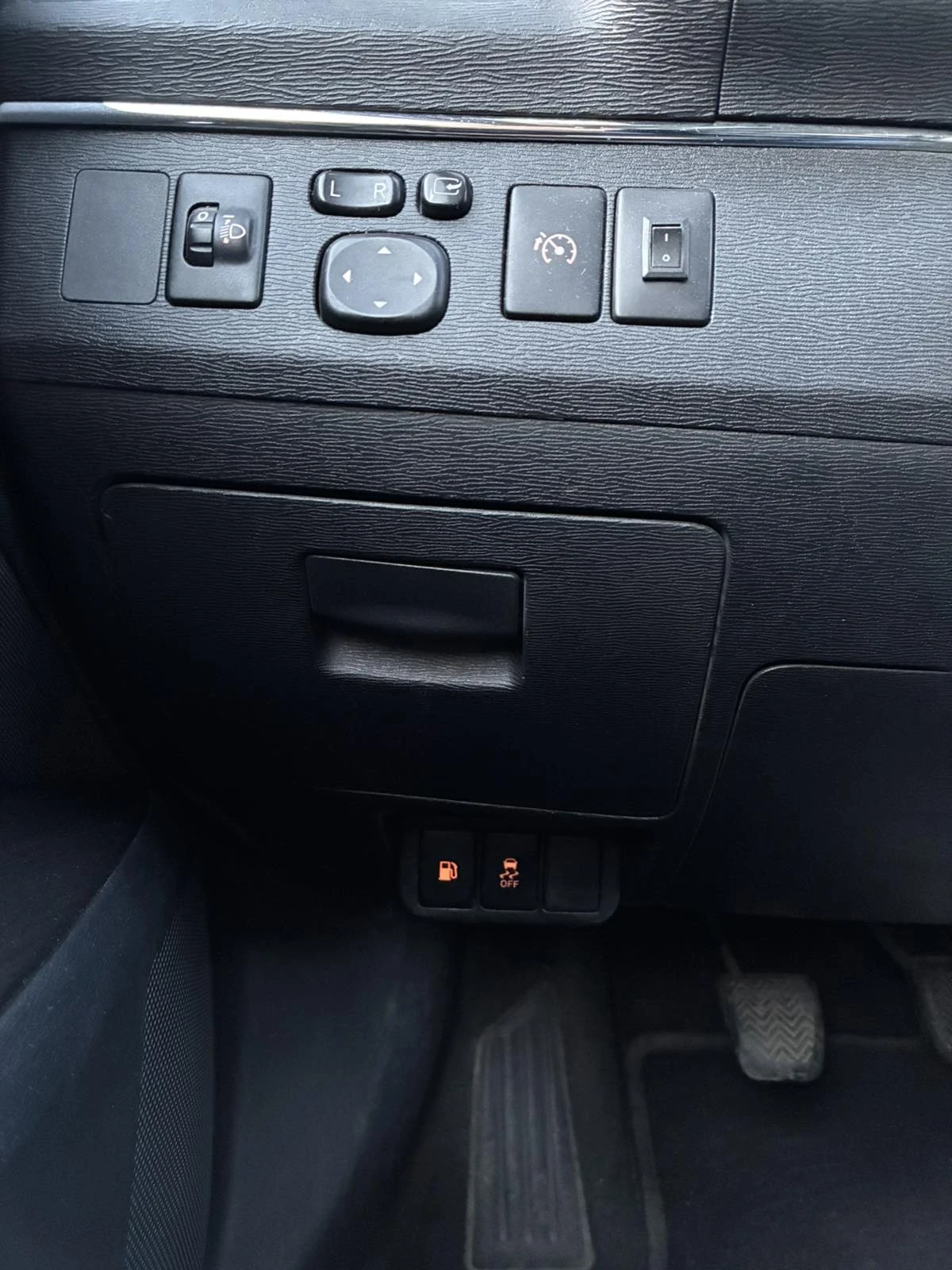 Toyota Avensis 2.2 D4-D, снимка 12 - Автомобили и джипове - 53963459