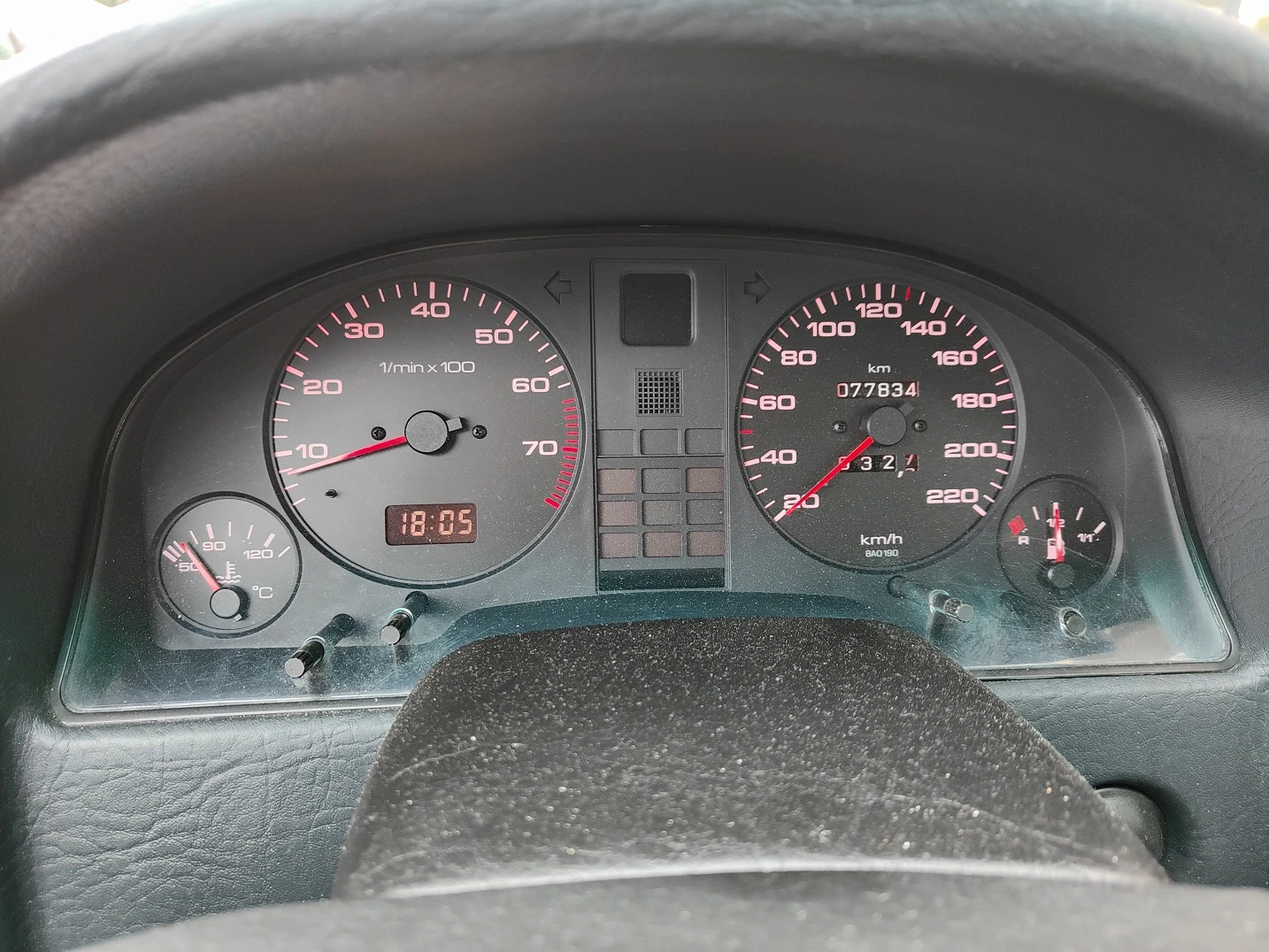Audi 80 2.0  i , снимка 15 - Автомобили и джипове - 54633509