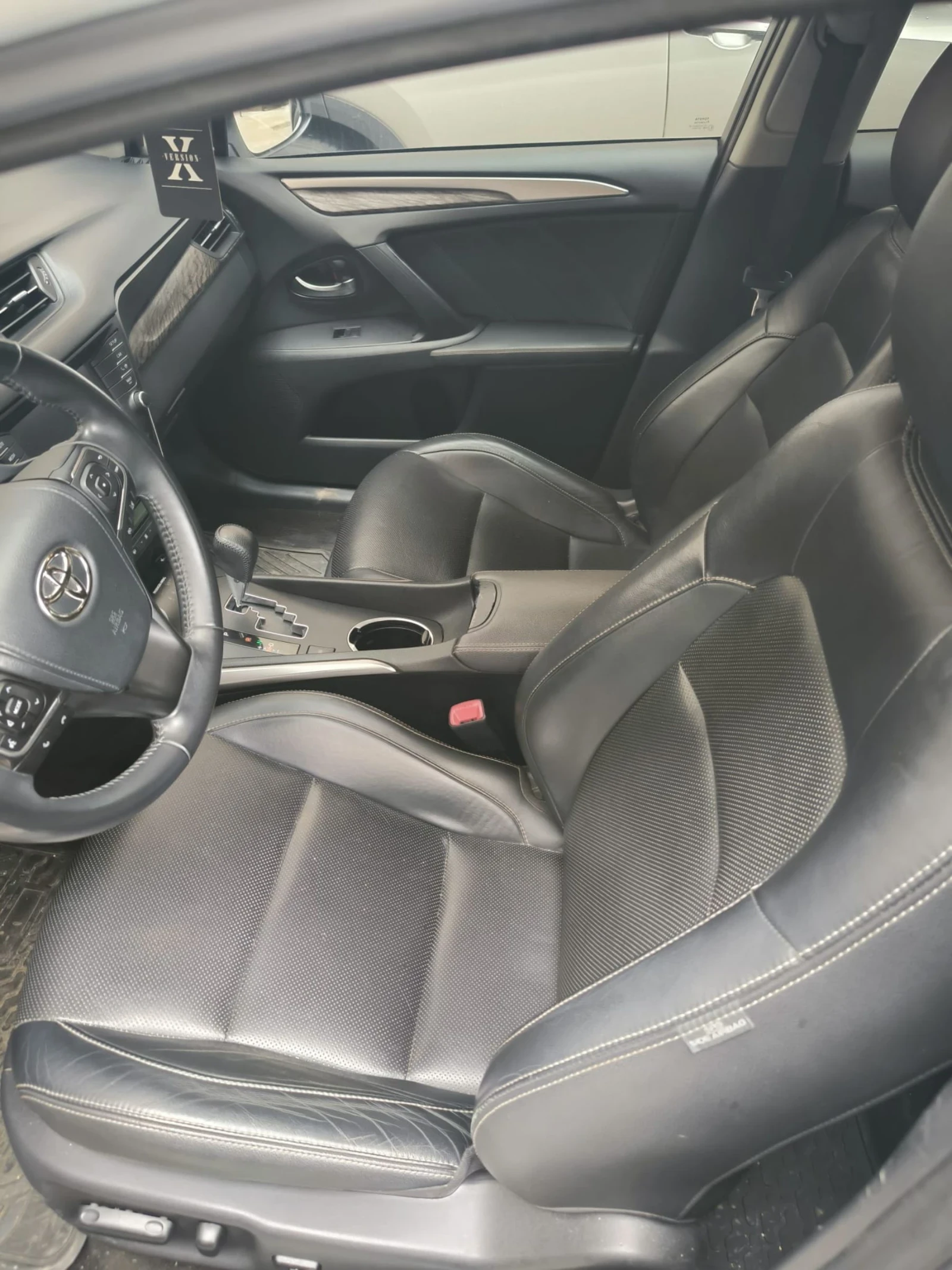 Toyota Avensis 2.0, снимка 3 - Автомобили и джипове - 54640956