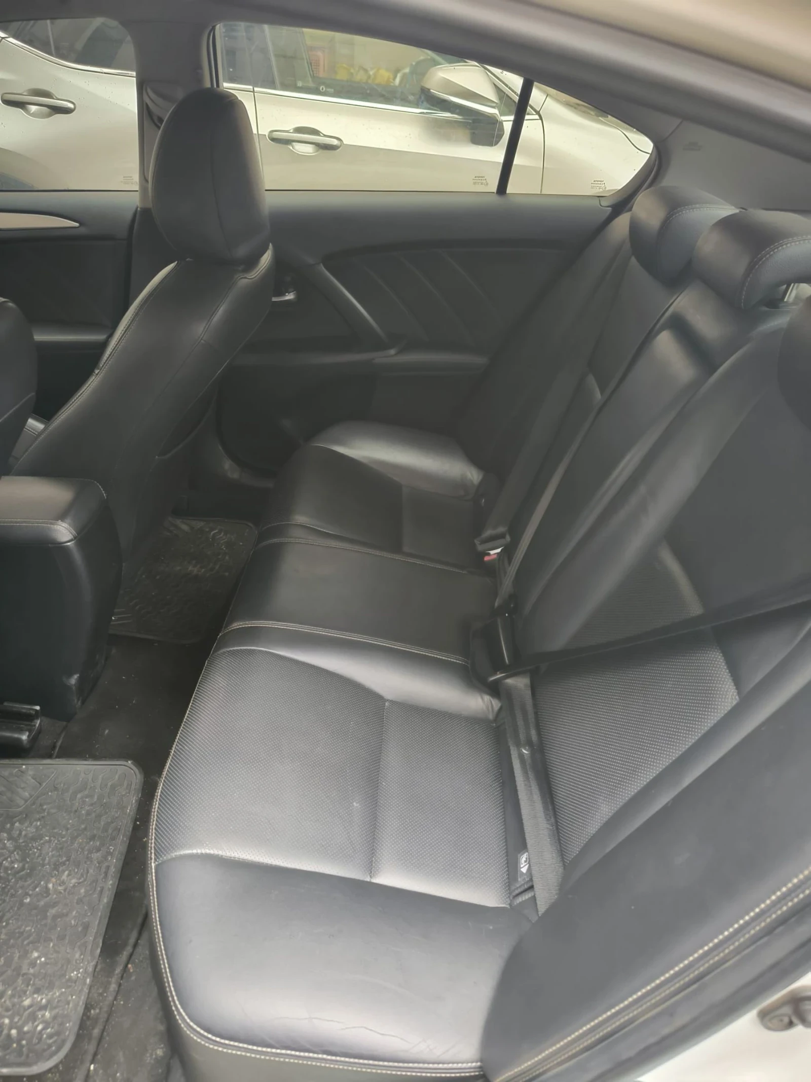 Toyota Avensis 2.0, снимка 9 - Автомобили и джипове - 54640956