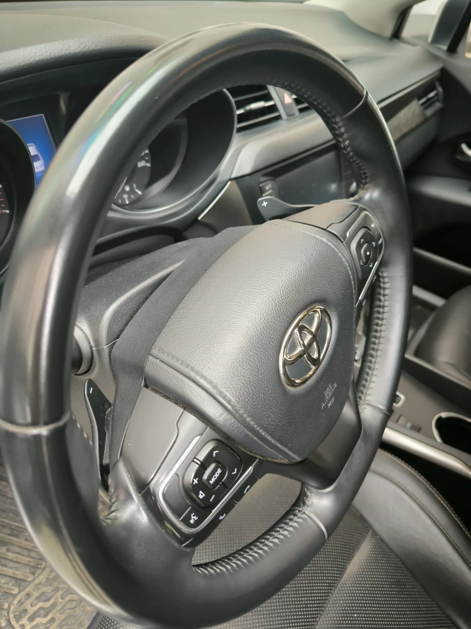 Toyota Avensis 2.0, снимка 4 - Автомобили и джипове - 54640956