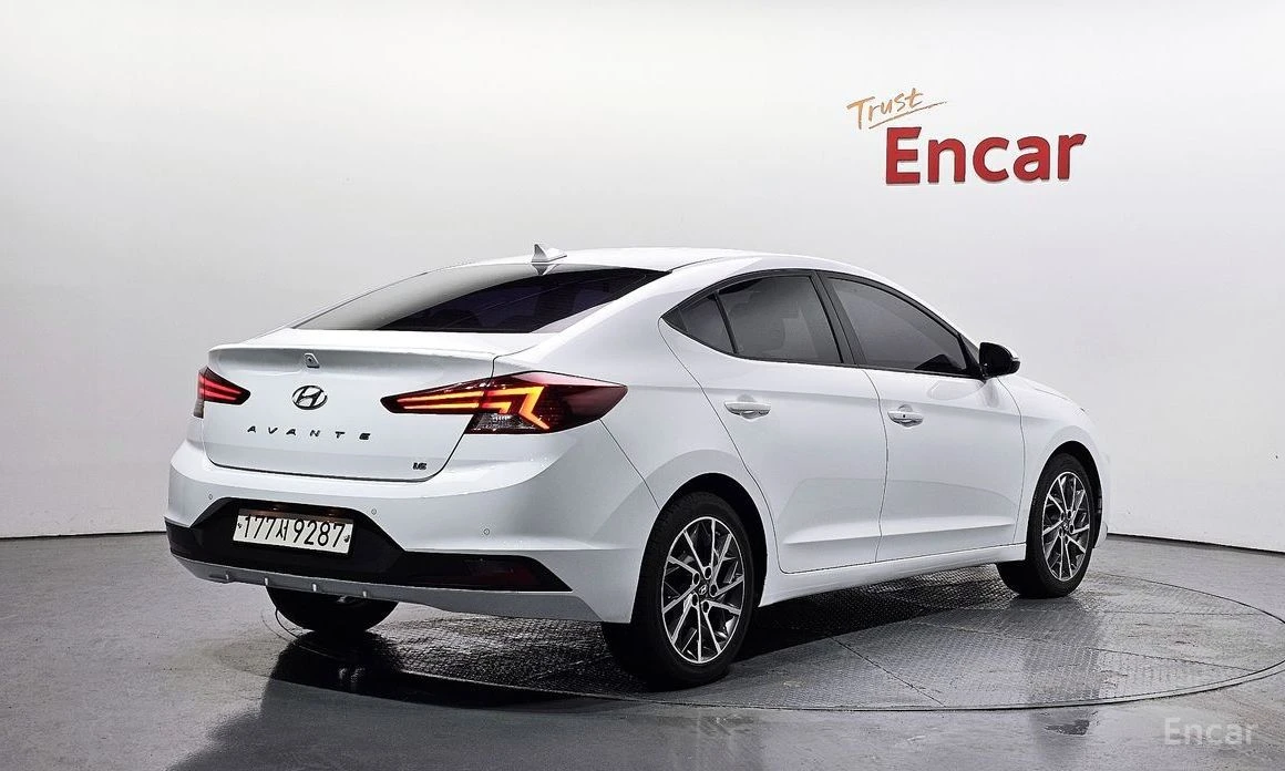 Hyundai Elantra, снимка 2 - Автомобили и джипове - 55129868